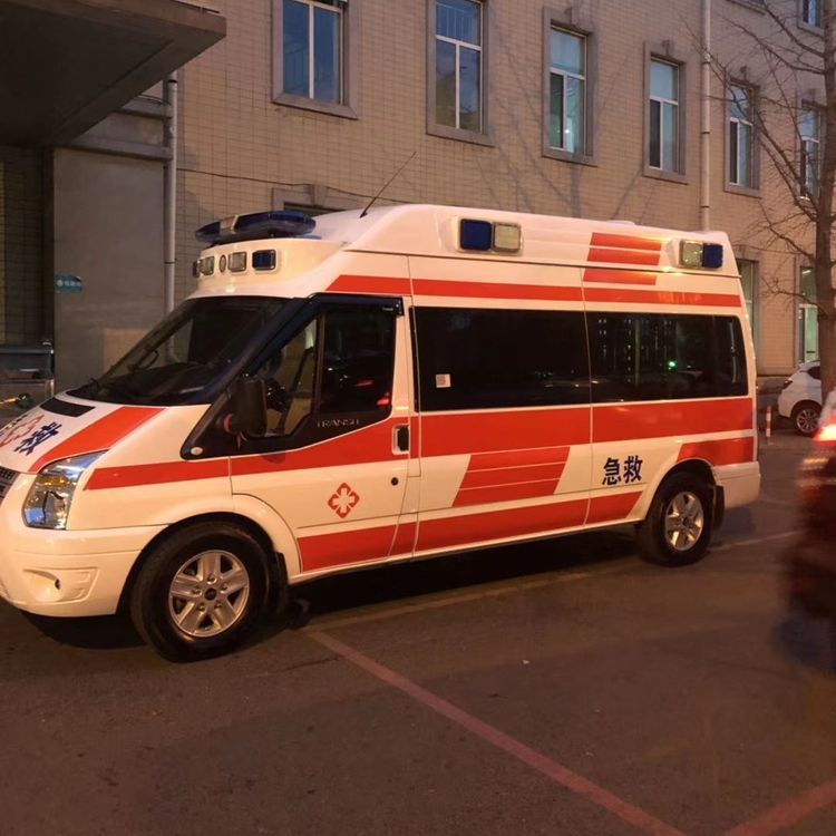 永丰夜间租赁救护车护送病人转院：安全转运的 8 大核心注意事项